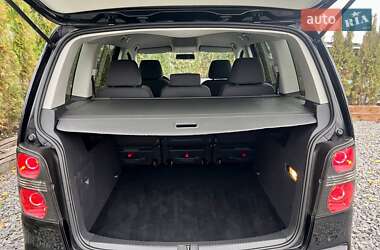 Минивэн Volkswagen Touran 2009 в 