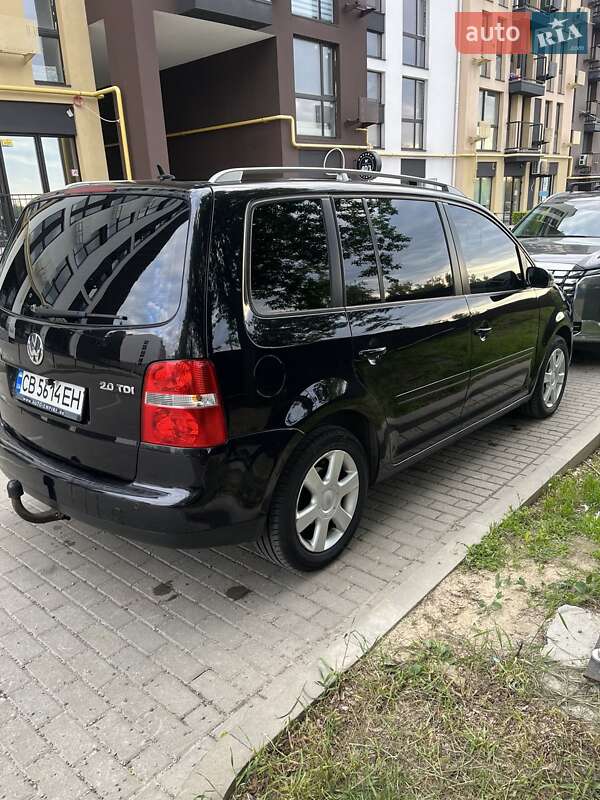 Минивэн Volkswagen Touran 2006 в Белогородке