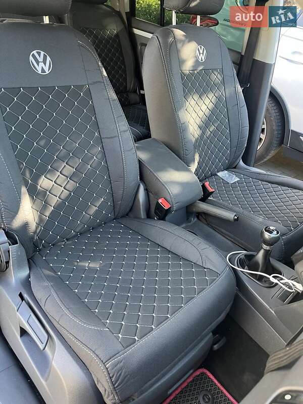 Минивэн Volkswagen Touran 2006 в Белогородке