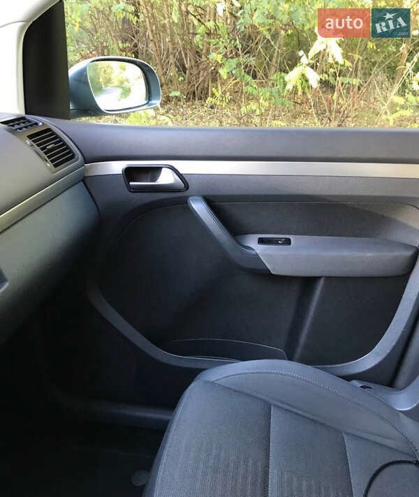 Минивэн Volkswagen Touran 2007 в Ковеле