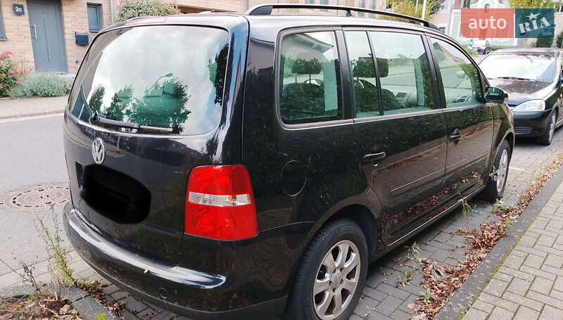 Мінівен Volkswagen Touran 2006 в Луцьку