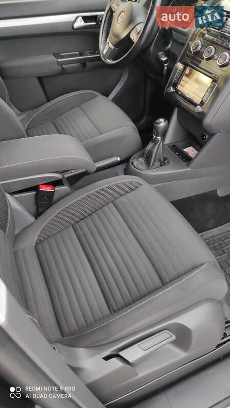 Минивэн Volkswagen Touran 2014 в Тальном