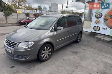 Минивэн Volkswagen Touran 2008 в Киеве