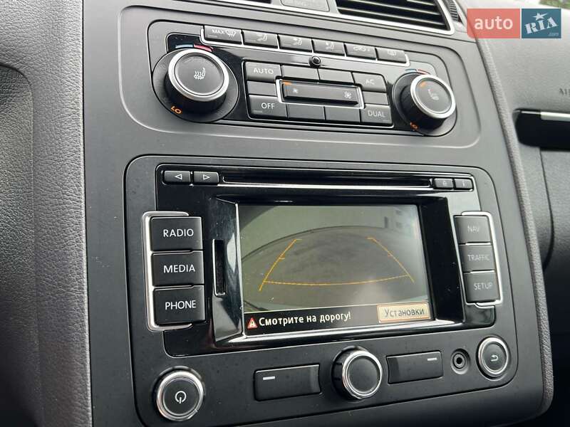 Минивэн Volkswagen Touran 2011 в Киеве