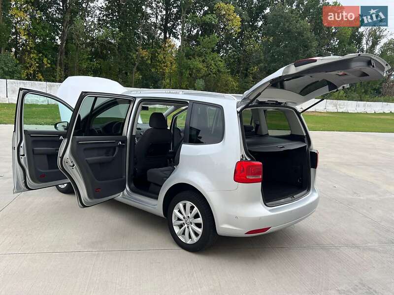 Минивэн Volkswagen Touran 2011 в Киеве