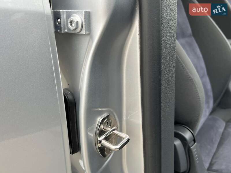 Минивэн Volkswagen Touran 2011 в Киеве