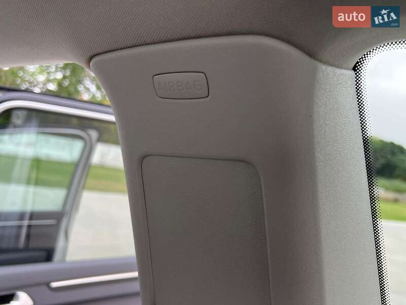 Минивэн Volkswagen Touran 2011 в Киеве