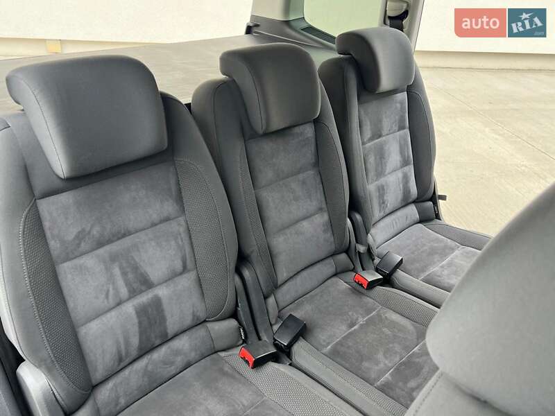 Минивэн Volkswagen Touran 2011 в Киеве