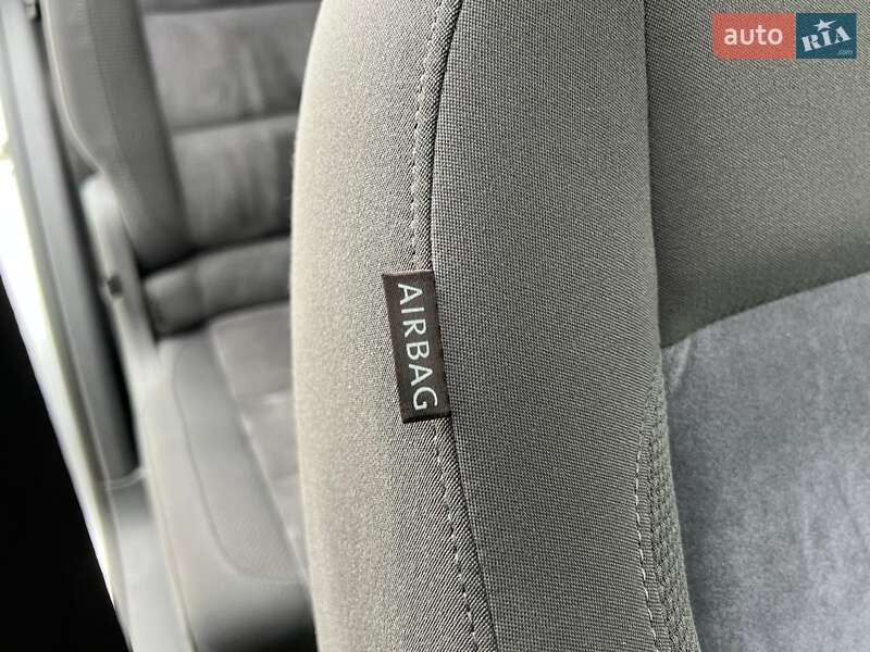 Минивэн Volkswagen Touran 2011 в Киеве