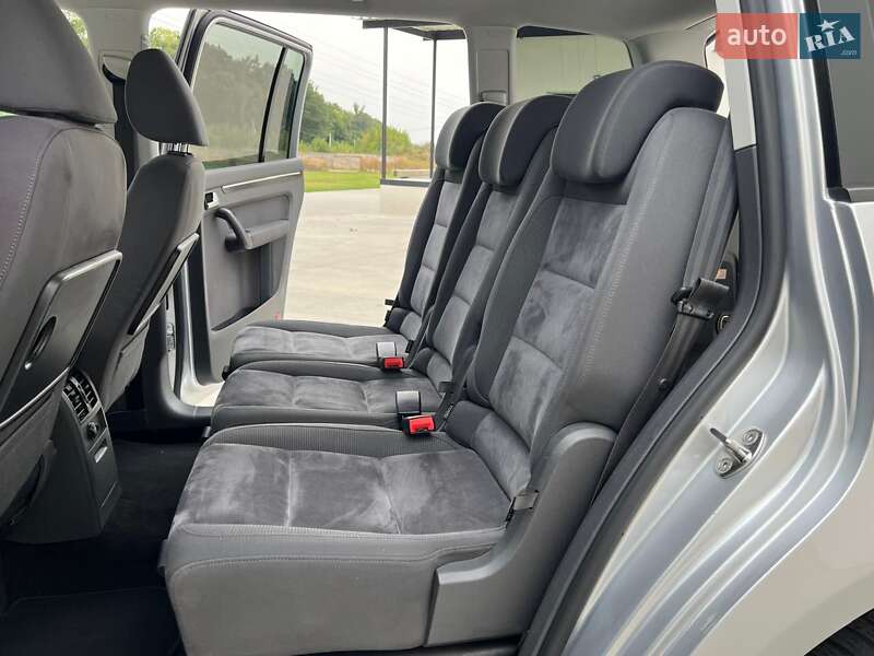 Минивэн Volkswagen Touran 2011 в Киеве