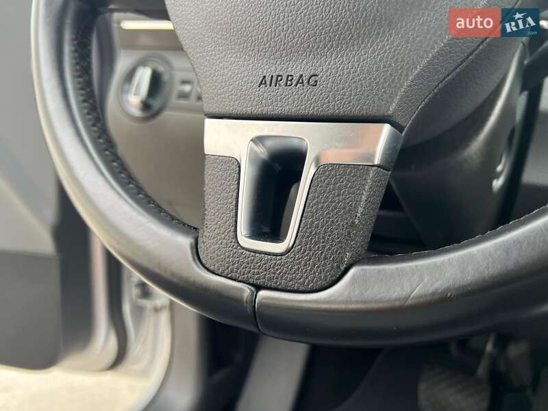 Минивэн Volkswagen Touran 2011 в Киеве