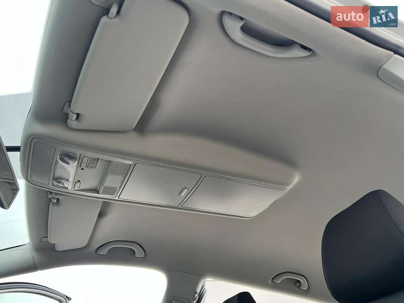 Минивэн Volkswagen Touran 2011 в Киеве