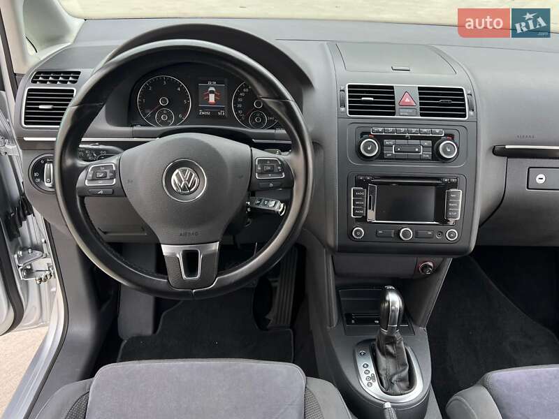 Минивэн Volkswagen Touran 2011 в Киеве