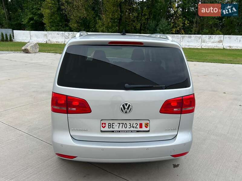 Минивэн Volkswagen Touran 2011 в Киеве