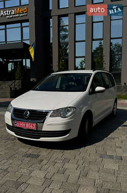 Минивэн Volkswagen Touran 2010 в Киеве