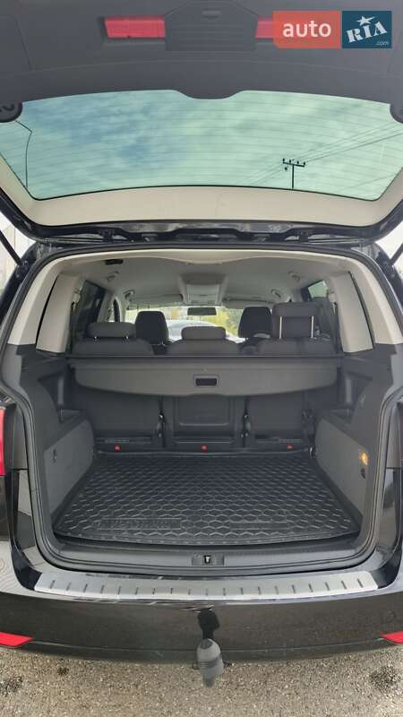 Мінівен Volkswagen Touran 2012 в Виноградові