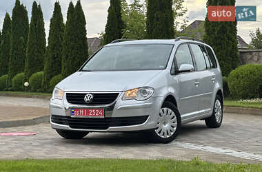 Минивэн Volkswagen Touran 2008 в Сарнах
