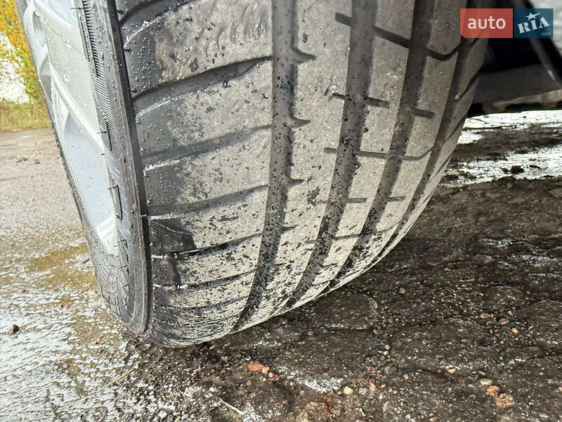 Минивэн Volkswagen Touran 2007 в Дубно