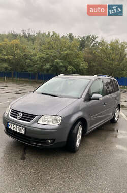 Минивэн Volkswagen Touran 2005 в Софиевской Борщаговке