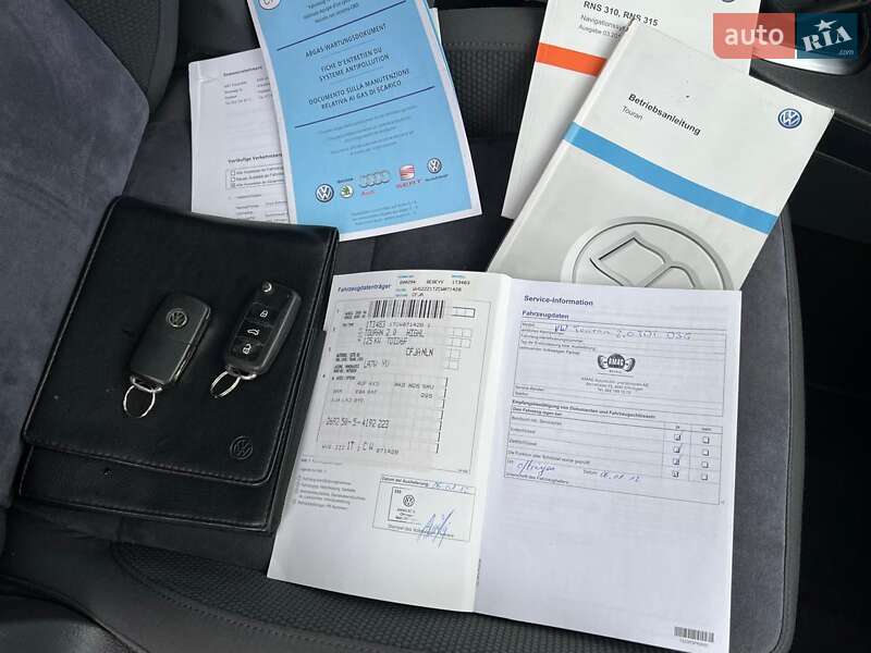 Минивэн Volkswagen Touran 2011 в Киеве