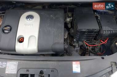 Мінівен Volkswagen Touran 2006 в Долині