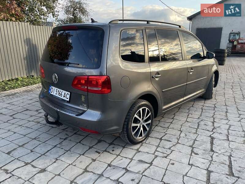 Мінівен Volkswagen Touran 2011 в Стрию