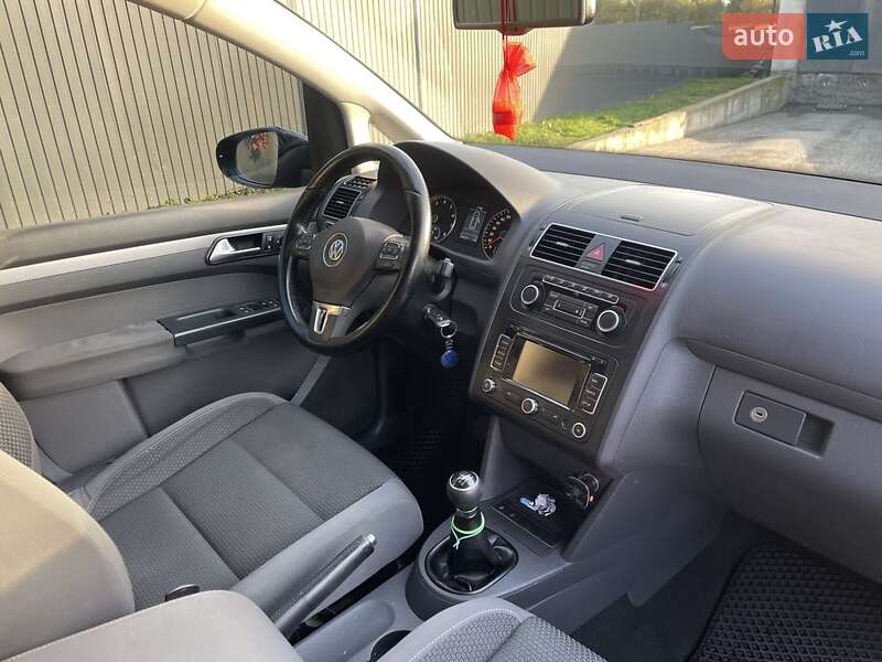 Мінівен Volkswagen Touran 2011 в Стрию