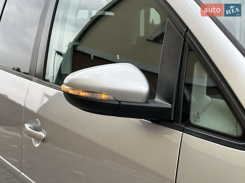 Минивэн Volkswagen Touran 2013 в Дрогобыче