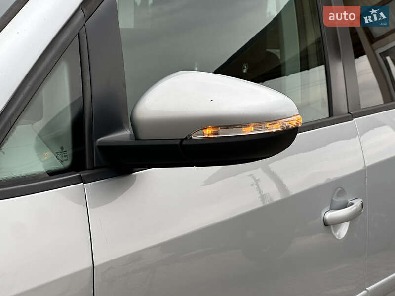 Минивэн Volkswagen Touran 2013 в Дрогобыче