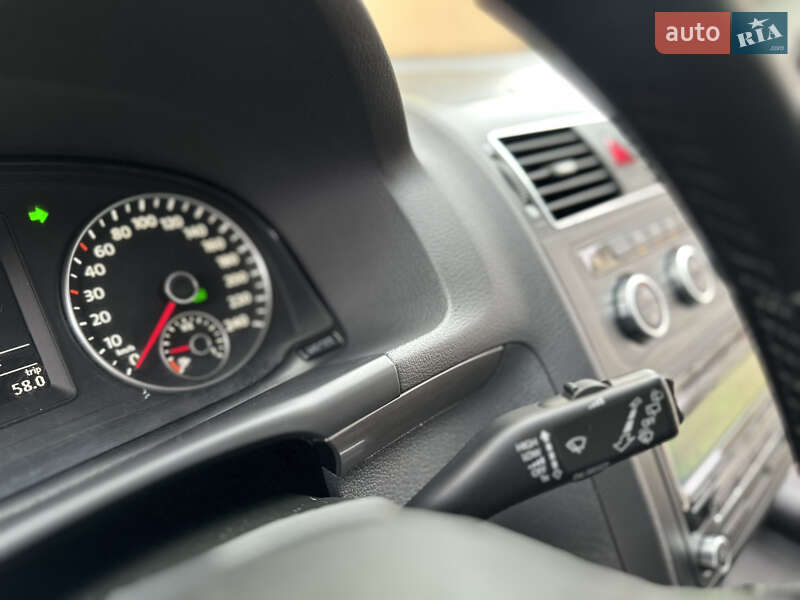 Минивэн Volkswagen Touran 2013 в Дрогобыче