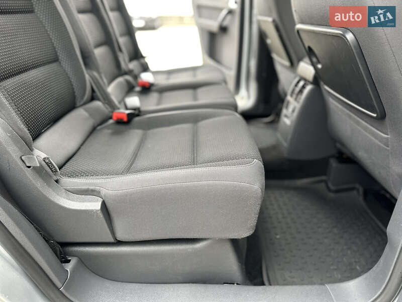 Минивэн Volkswagen Touran 2013 в Дрогобыче