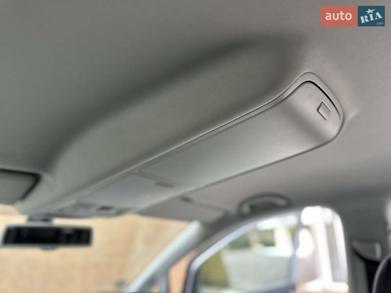 Минивэн Volkswagen Touran 2013 в Дрогобыче