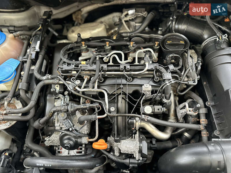 Минивэн Volkswagen Touran 2013 в Дрогобыче
