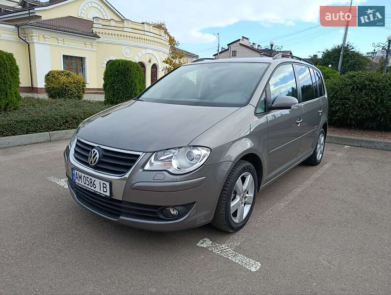 Минивэн Volkswagen Touran 2009 в Бердичеве