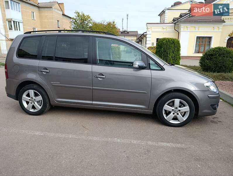 Минивэн Volkswagen Touran 2009 в Бердичеве