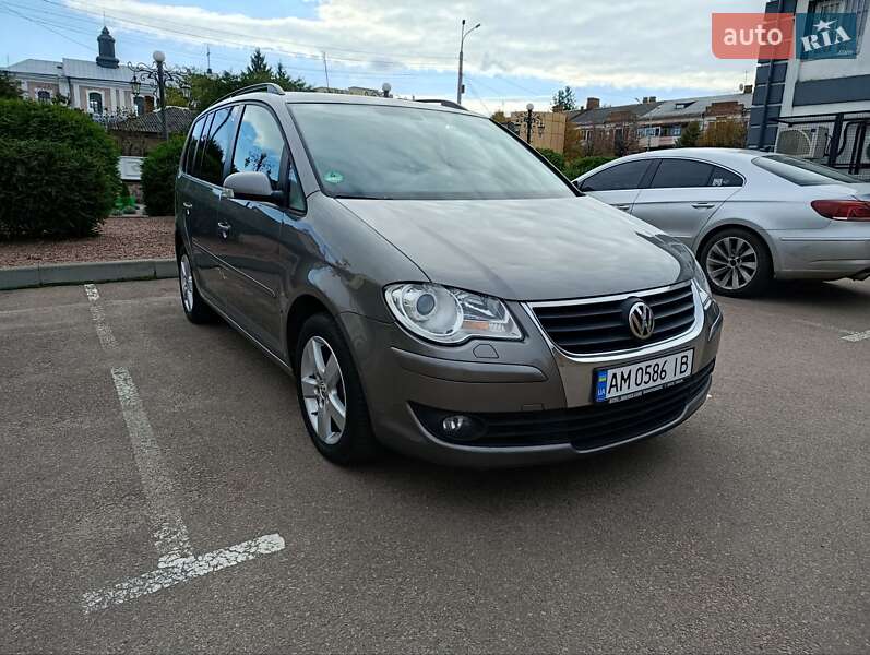 Минивэн Volkswagen Touran 2009 в Бердичеве
