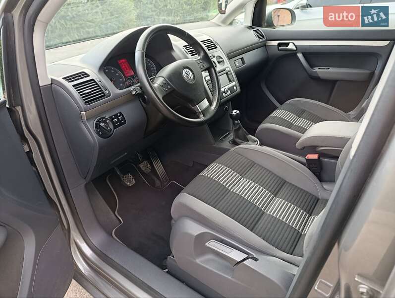 Минивэн Volkswagen Touran 2009 в Бердичеве