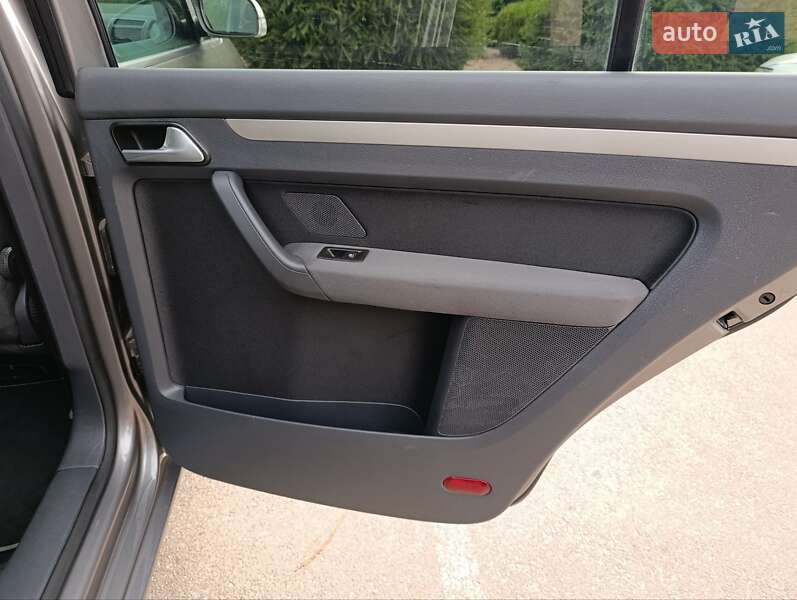 Минивэн Volkswagen Touran 2009 в Бердичеве