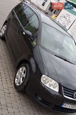 Минивэн Volkswagen Touran 2004 в  фото 7 Минивэн Volkswagen Touran 2004 в
