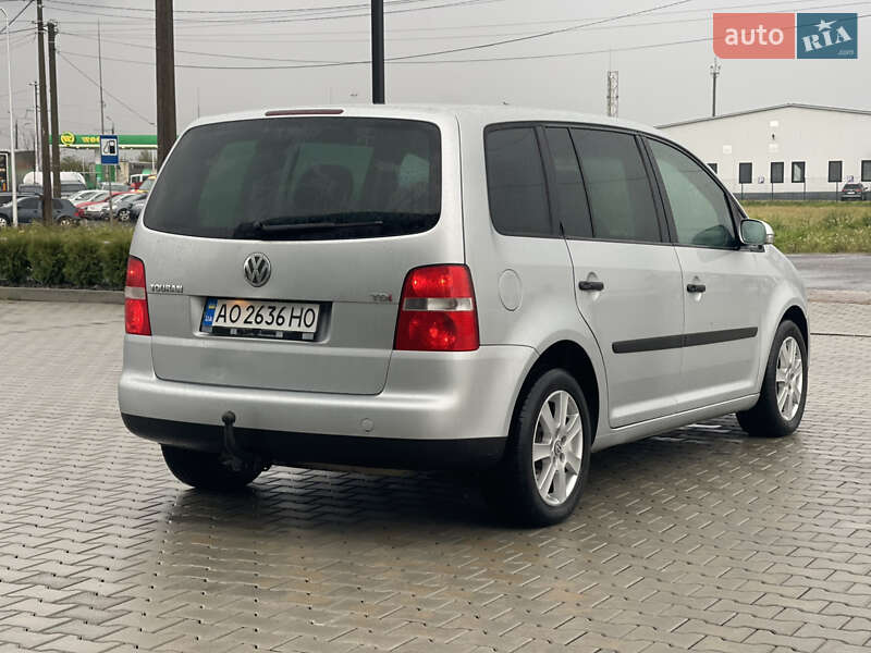 Минивэн Volkswagen Touran 2003 в Хусте