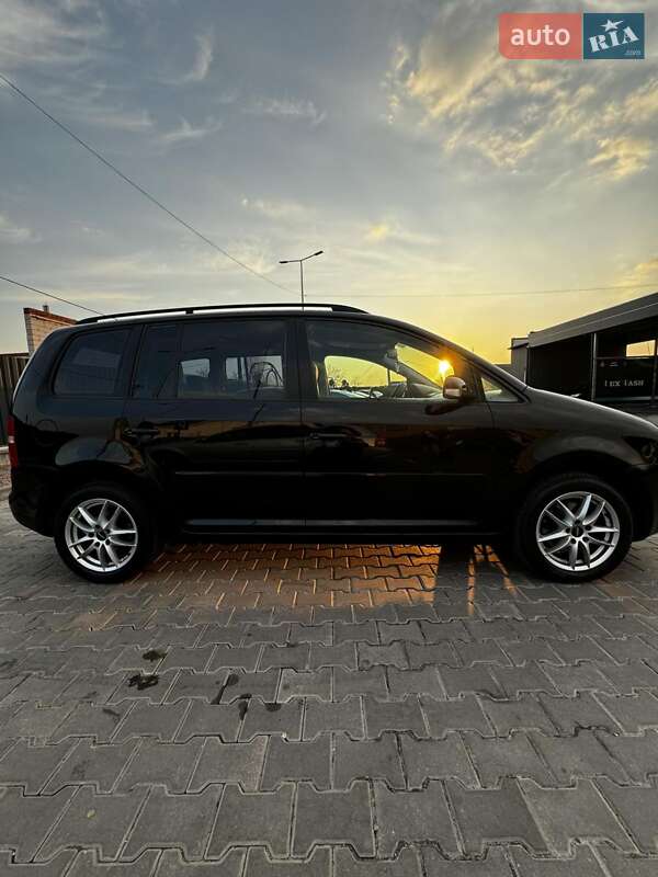 Минивэн Volkswagen Touran 2004 в Белой Церкви