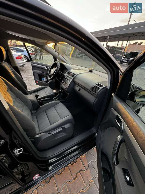 Минивэн Volkswagen Touran 2004 в Белой Церкви