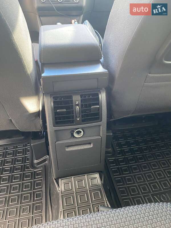 Минивэн Volkswagen Touran 2011 в Киеве фото 21 Минивэн Volkswagen Touran 2011 в Киеве