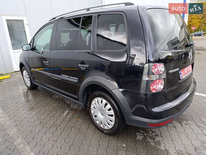 Минивэн Volkswagen Touran 2008 в Луцке фото 2 Минивэн Volkswagen Touran 2008 в Луцке