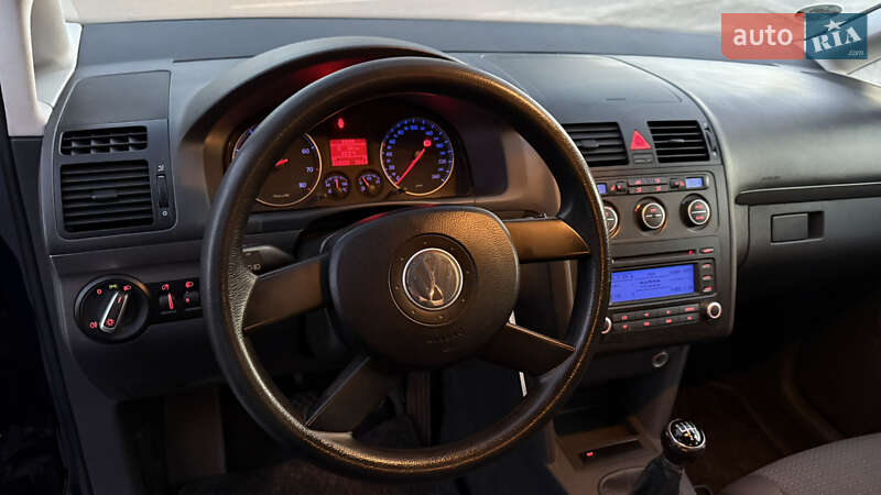 Минивэн Volkswagen Touran 2006 в Шепетовке