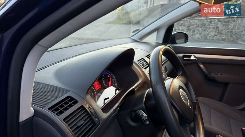 Минивэн Volkswagen Touran 2006 в Шепетовке