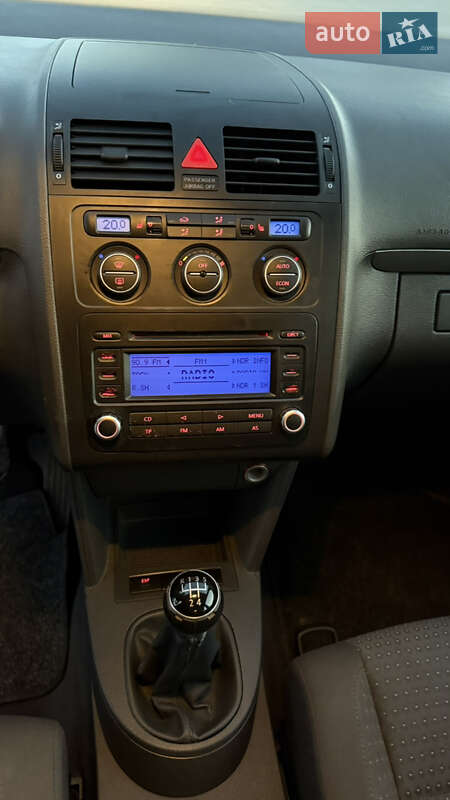 Минивэн Volkswagen Touran 2006 в Шепетовке