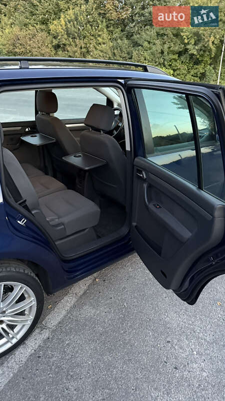 Минивэн Volkswagen Touran 2006 в Шепетовке