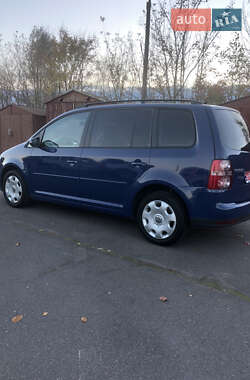 Минивэн Volkswagen Touran 2010 в Луцке