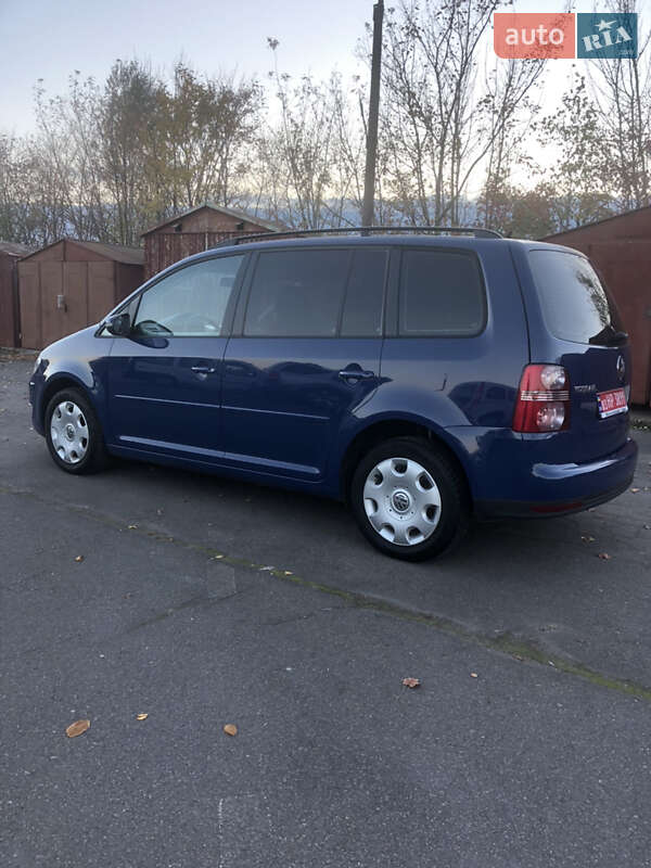 Volkswagen Touran 2010 Volkswagen Touran 2010